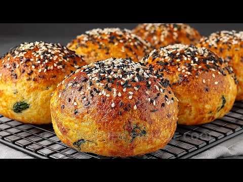 Keto Protein Bread Buns with Spinach and Cottage Cheese