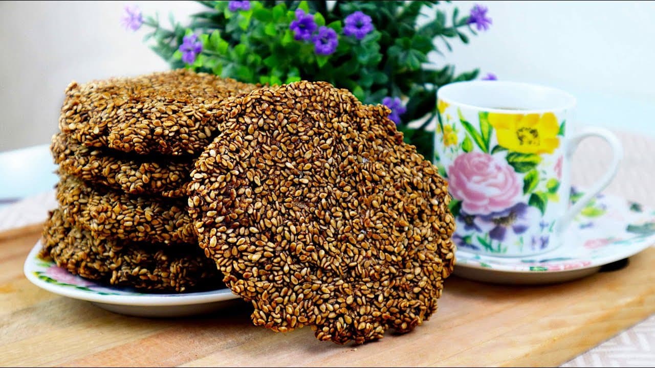 Gluten-Free 4-Ingredient Sesame Cocoa Cookies