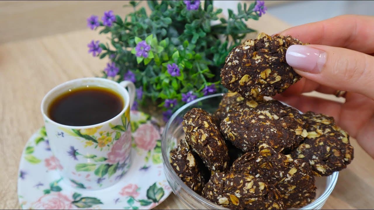 Gluten-Free Flourless Hazelnut Oat Cocoa Cookies