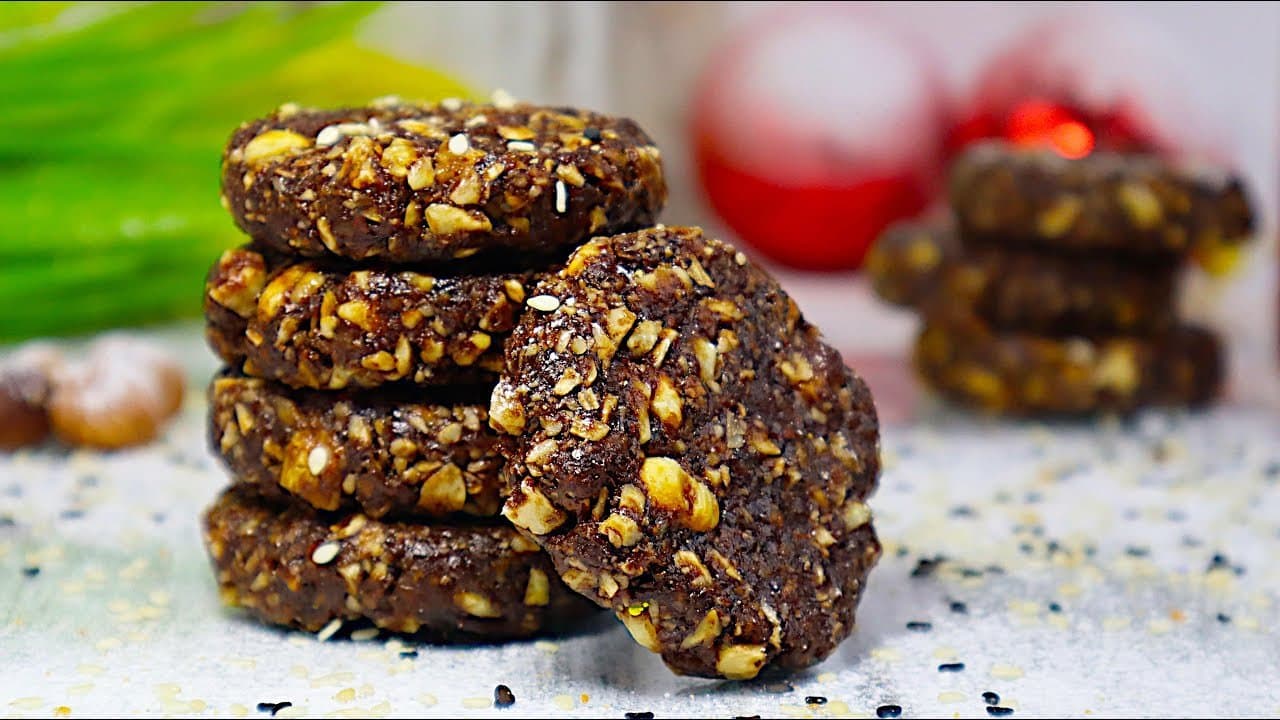 No-Bake 3-Ingredient Hazelnut Cocoa Energy Balls