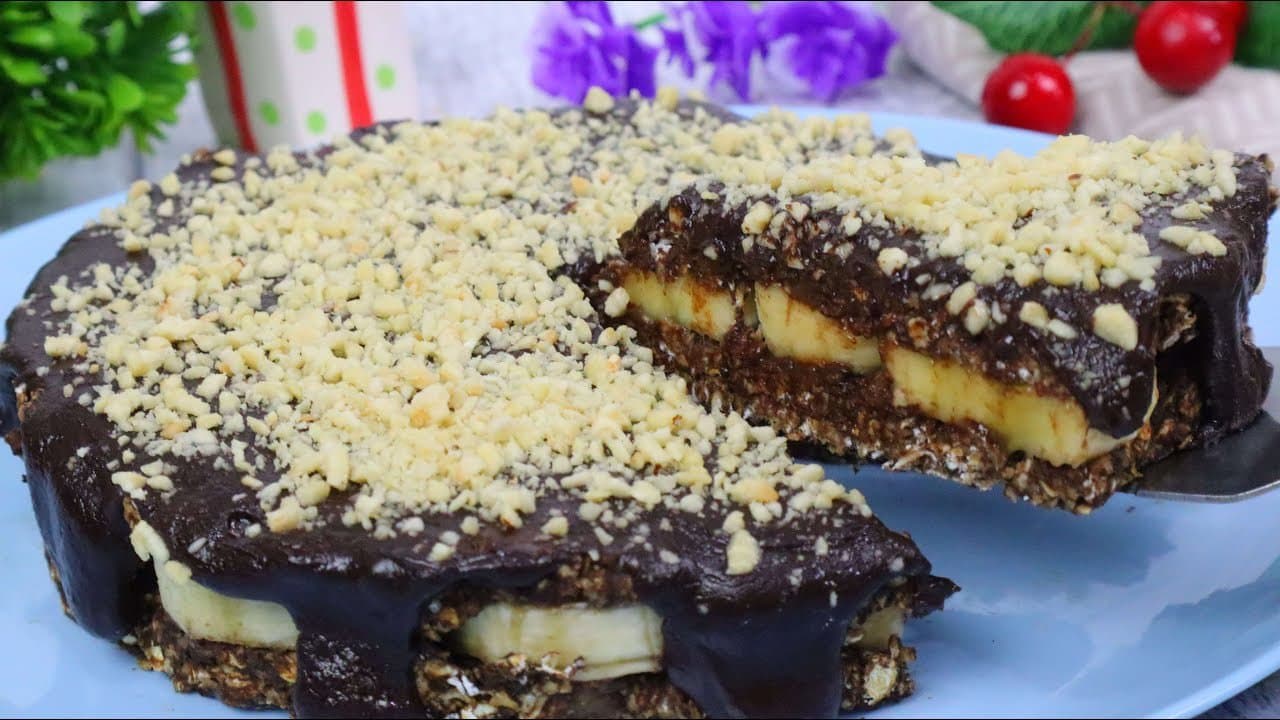 3-Ingredient Banana Oat Chocolate Cake (No-Bake)