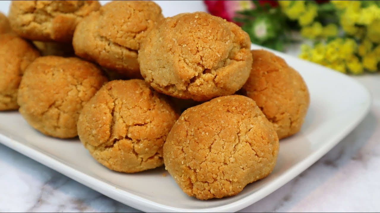Keto Peanut Butter Almond Flour Cookies (5-Minute)