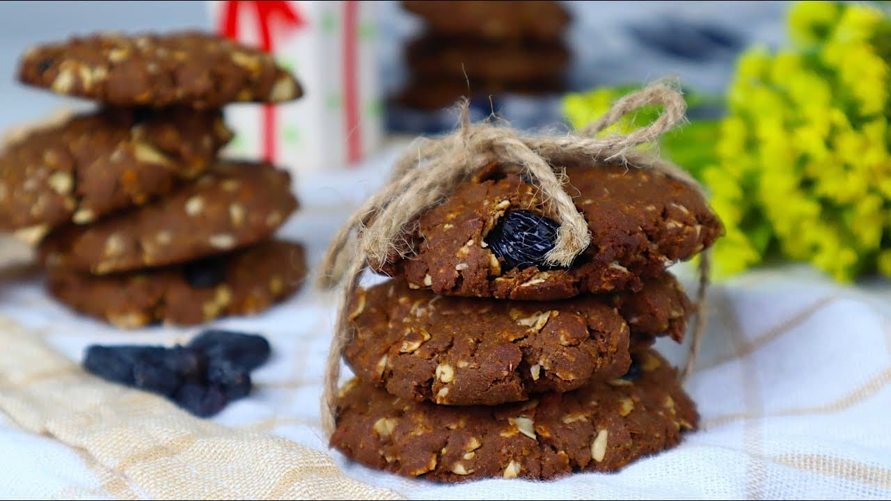 Vegan Flaxseed Oat Raisin Cookies (Egg-Free)