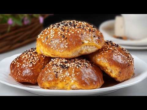 Keto-Käse-Flohsamen-Brötchen — Herzhafte Keto-Brötchen aus Eiern, Käse und Flohsamenschalen. Ohne Mehl, ohne Zu