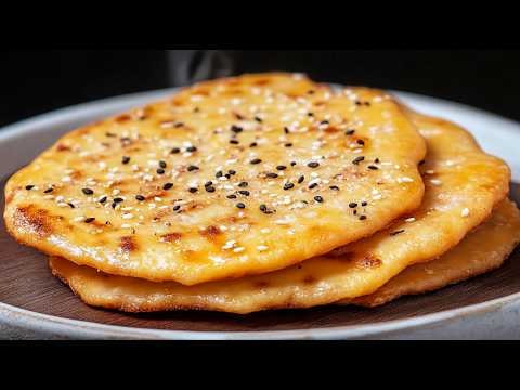 5-Minuten-Keto-Parmesan-Mandel-Fladenbrot — Schnelles Keto-Fladenbrot mit Parmesan, Mandelmehl, Sauerrahm und Ei. Low-Carb, 