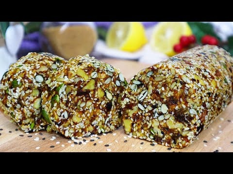 Dessert sans cuisson aux graines, noix et orange — sans sucre, sans farine — Un dessert sain sans cuisson de sésame, tournesol et graines de courge mélangés 
