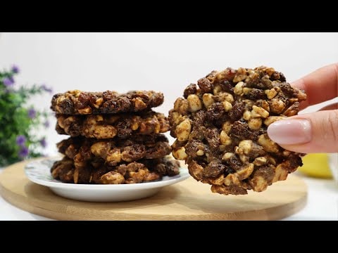 4-Ingredient Peanut Raisin Flaxseed Cookies — No Sugar, No Wheat Flour — Simple breakfast cookies with roasted peanuts, sultanas, an egg and gluten-free