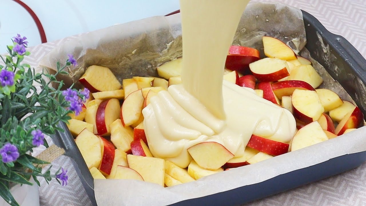 Quick 1-Minute Apple Cake with Fluffy Crumb — A fluffy apple cake with sliced apples folded into a simple milk-and-egg batter.