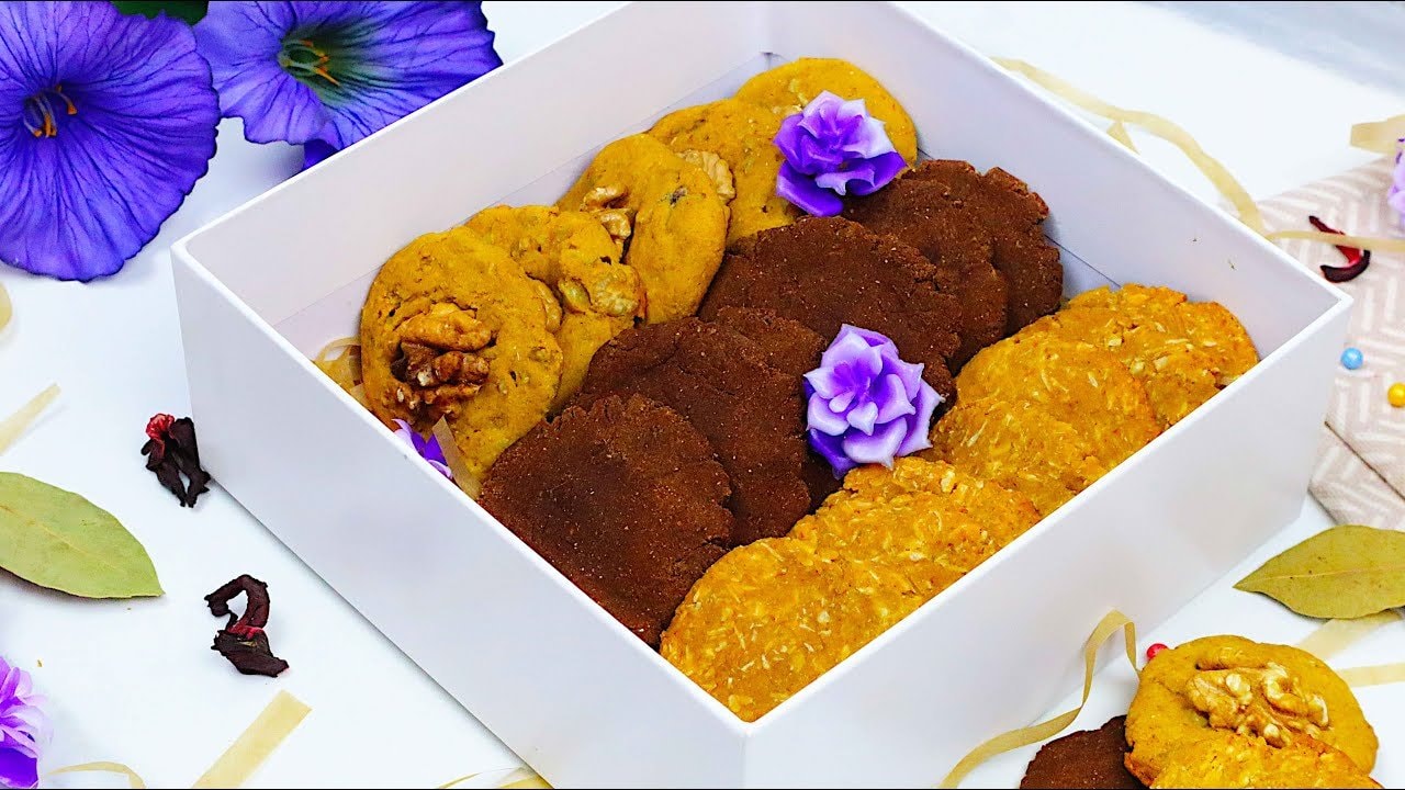 3 biscuits à la banane dans une seule pâte (véganes, sans gluten) — Une pâte à la banane sans gluten divisée en trois : cacao, noix et coco. Trois s