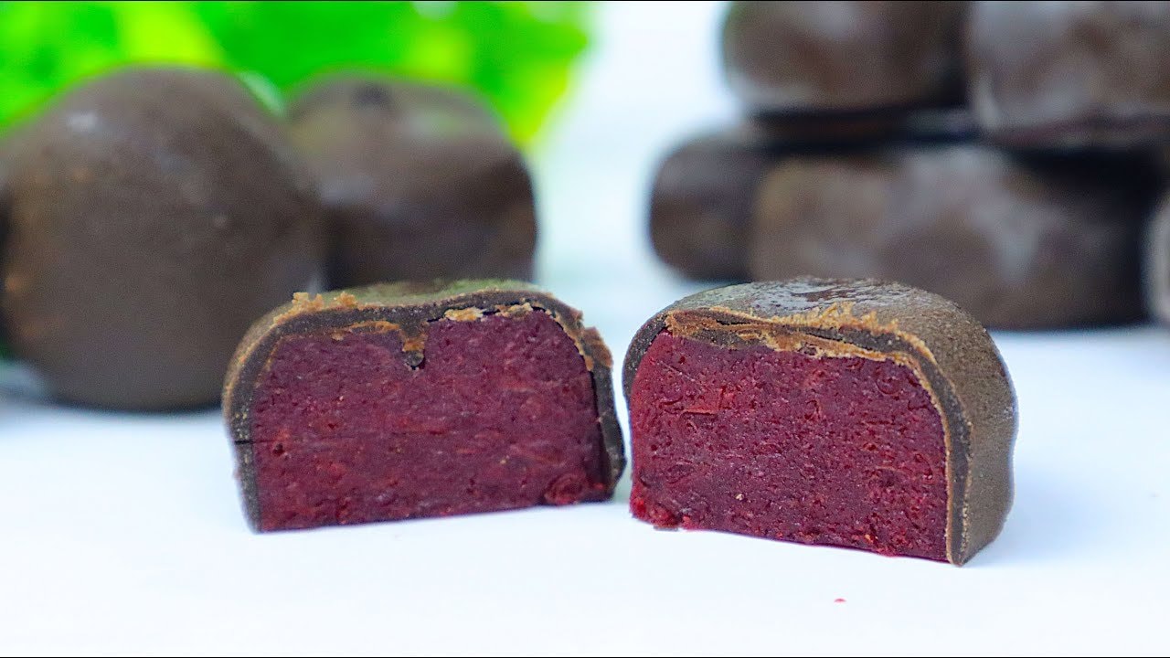 No-Bake Cherry Chocolate Bonbons (Vegan, Gluten-Free) — Frozen cherry-agar centres dipped in a cocoa-coconut oil chocolate glaze. A frui