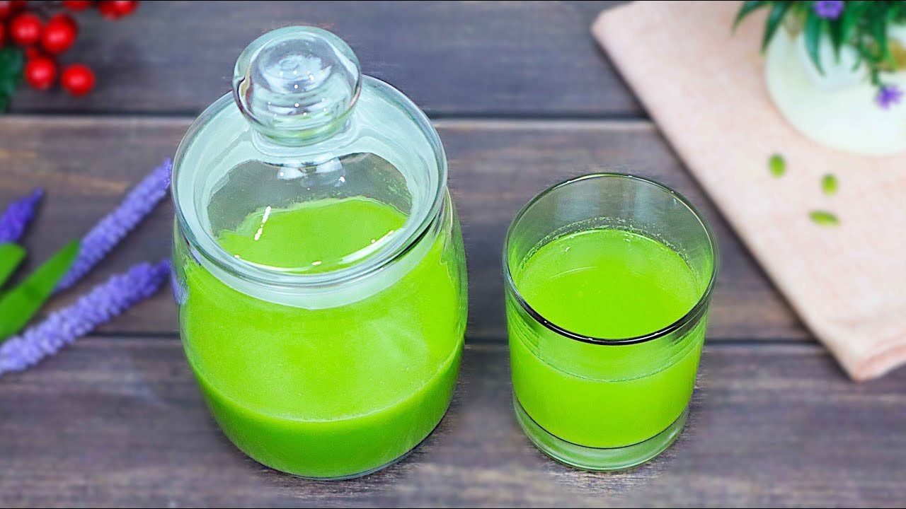 Entzündungshemmender Zitronen-Ingwer-Gurken-Saft — Erfrischender Tages-Saft mit Gurke, Zitrone, frischem Ingwer und einer Prise Nat