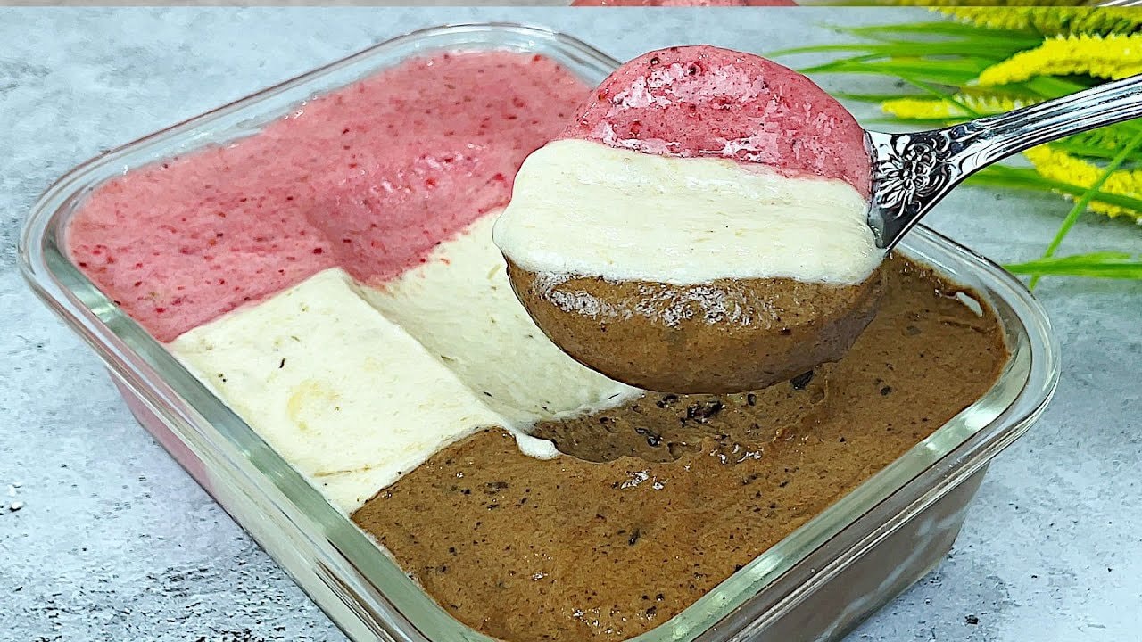 Strawberry Banana Nice Cream (No Sugar, Vegan) — Frozen banana blended into a soft-serve nice cream with strawberries, honey and 
