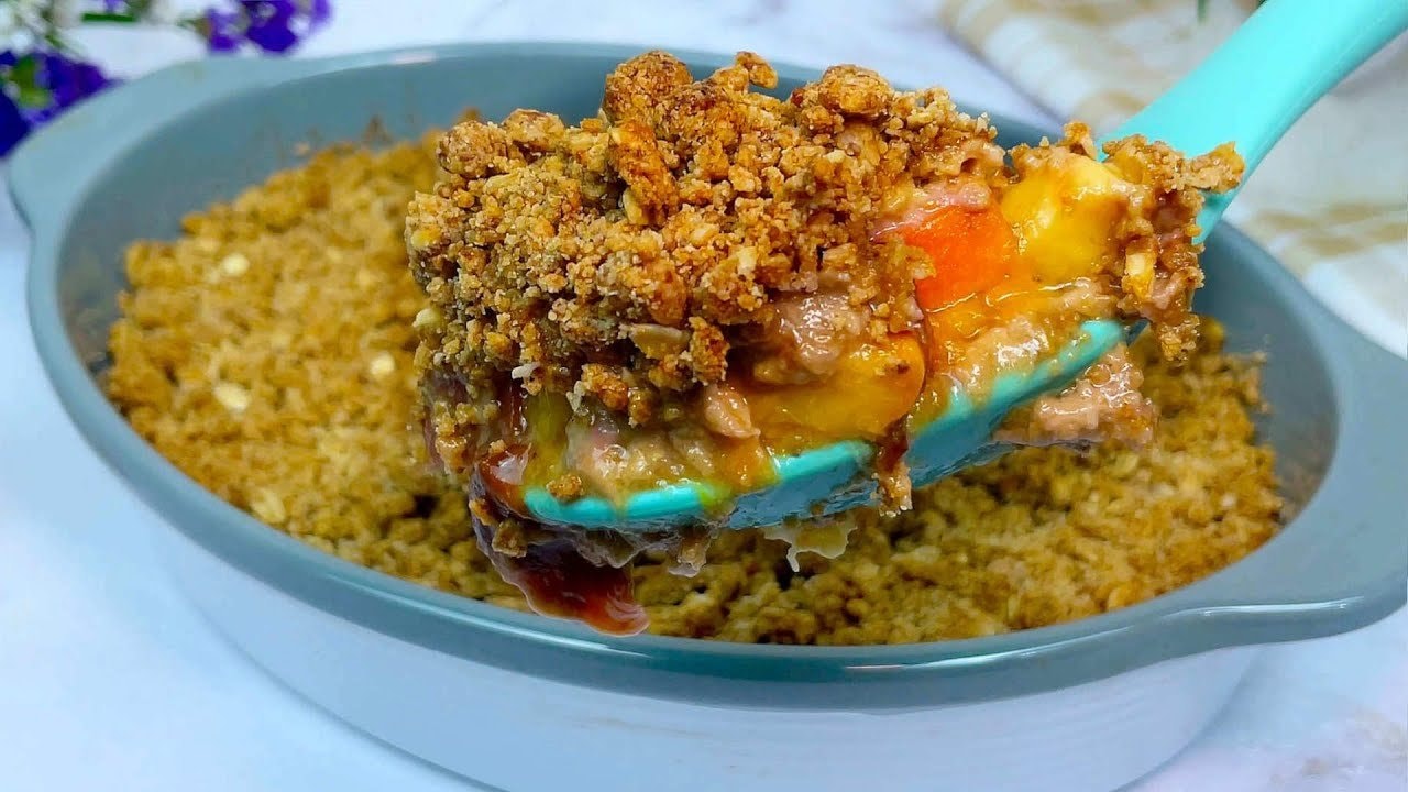 Sugar-Free Peach Banana Oat Cobbler — Summer cobbler with a layer of sliced peaches and banana topped by a buttery oat