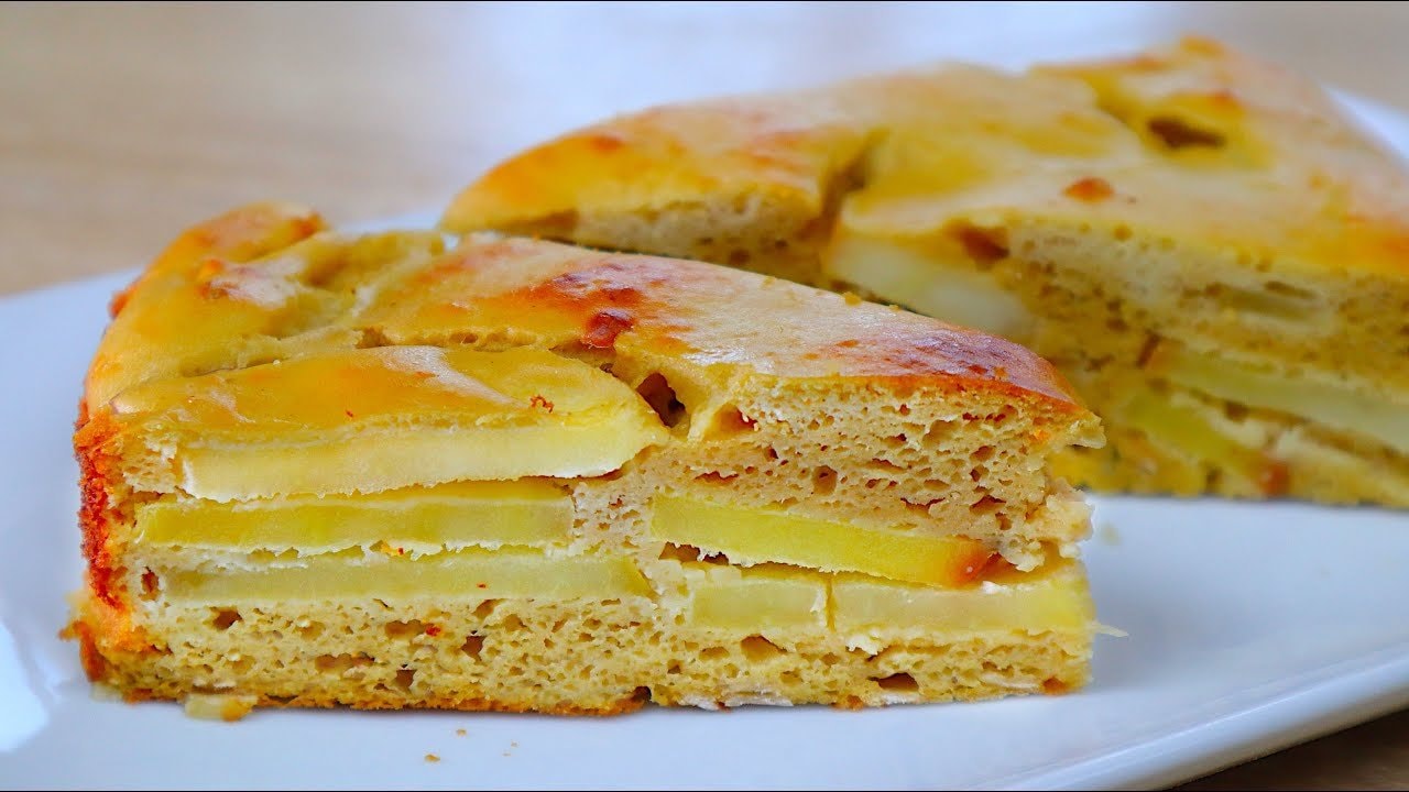 Gâteau pomme-avoine au sirop de datte sans farine — Gâteau sans farine léger monté avec quatre œufs, farine de maïs ou d'avoine et s