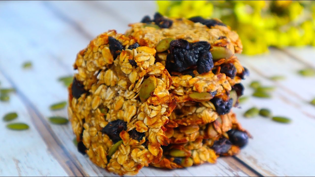 Bananen-Rosinen-Hafer-Kekse in 5 Minuten — Einfache Haferkekse mit zerdrückter Banane, Rosinen und Kürbiskernen. Ein mehlfr