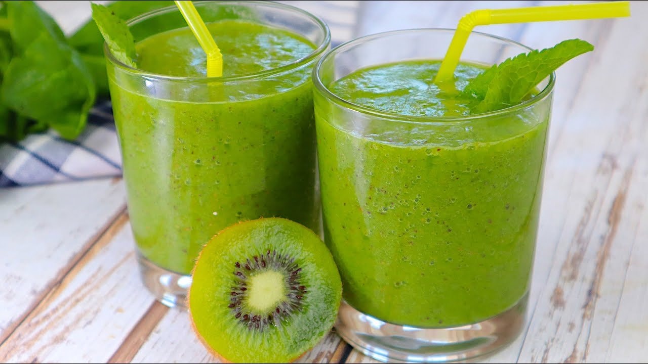 Smoothie vert épinard-kiwi-banane — Smoothie vert éclatant mixé à partir d'épinards, kiwi et banane. Une boisson mat