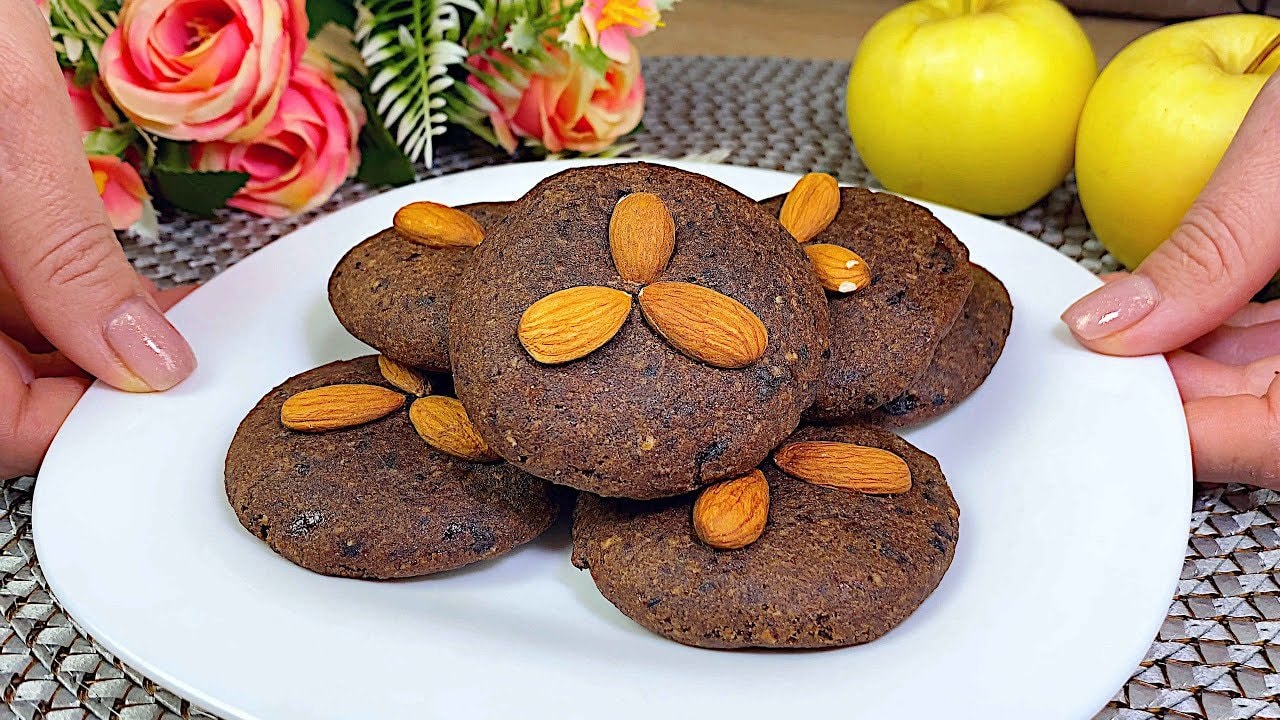 Galletas de ciruela pasa, algarroba, arroz y almendra (sin gluten) — Galletas tiernas sin gluten con ciruelas pasas hidratadas, harina de arroz, hari