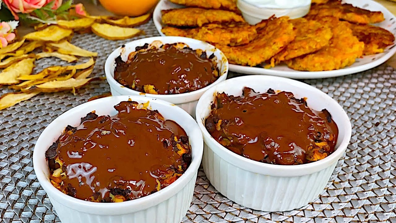 Tortitas de avena, calabaza, manzana y yogur (sin azúcar) — Tortitas esponjosas a la sartén con calabaza y manzana ralladas, avena y yogur. 