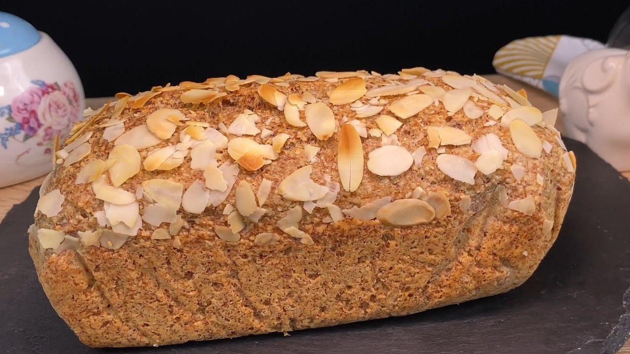 Pain aux amandes faible en glucides (cétogène, adapté aux diabétiques) — Pain aérien sans farine avec 200 g d'amandes entières moulues, 4 œufs, huile d'o