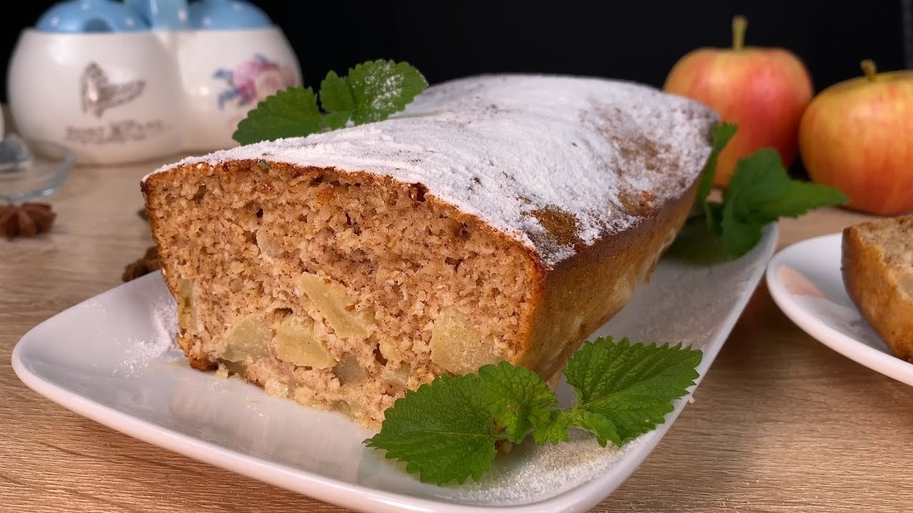 Eiweißreicher Apfel-Hafer-Frühstückskuchen (Mehlfrei) — Würziger 15-Minuten-Frühstückskuchen mit 2 Äpfeln, gemahlenen Haferflocken, Hütt