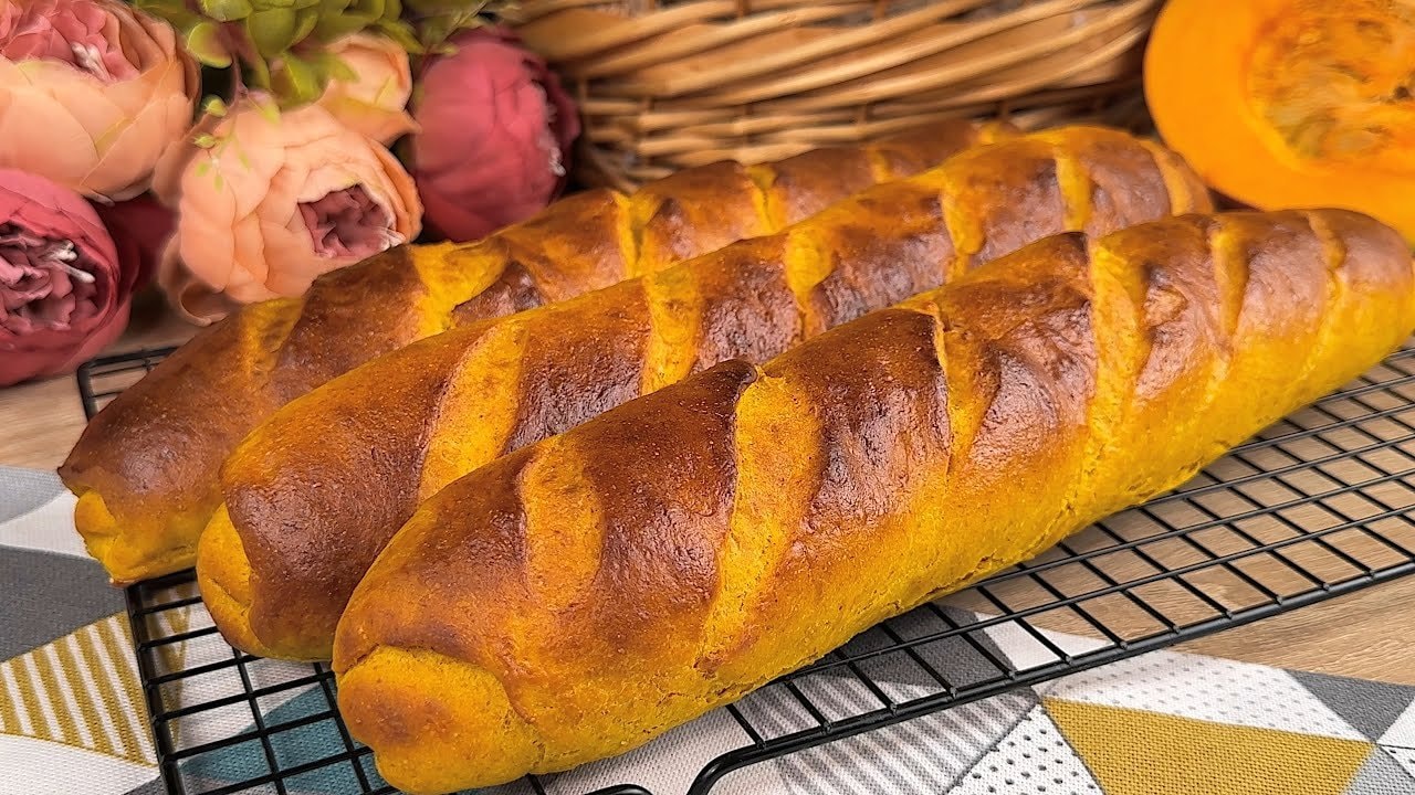 Pumpkin Whole-Wheat Yeasted Bread (No Sugar) — Cloud-light yeasted loaf of 450g cooked pumpkin puree blended with 350g whole wh