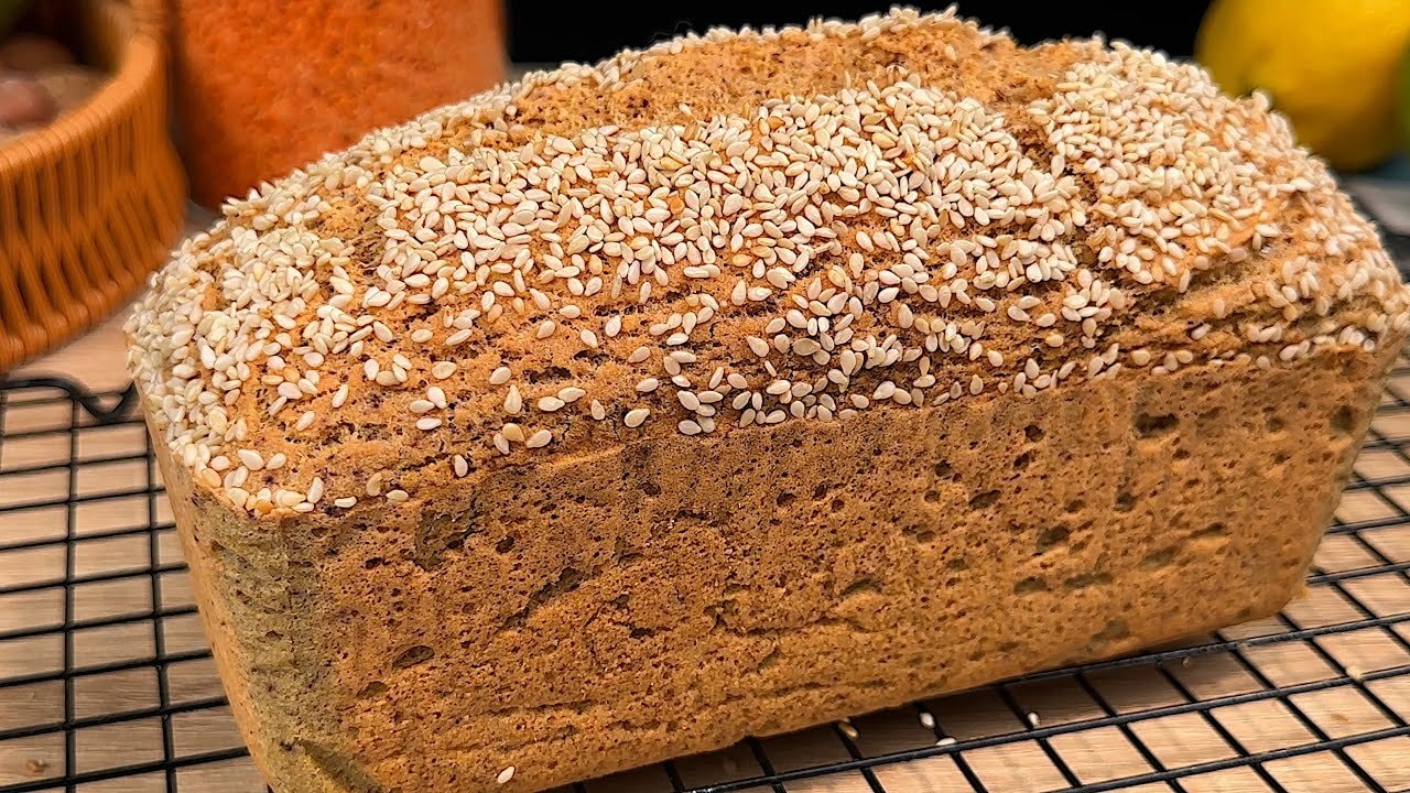 Pain sandwich millet-lentilles corail (végétalien) — Pain sandwich dense au millet trempé et aux lentilles corail avec ail et huile d