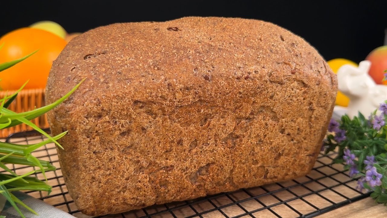Miche artisanale multigrains sans gluten, nuit au frais — Miche artisanale sans gluten mélangeant amarante, riz brun, sarrasin vert, tapio